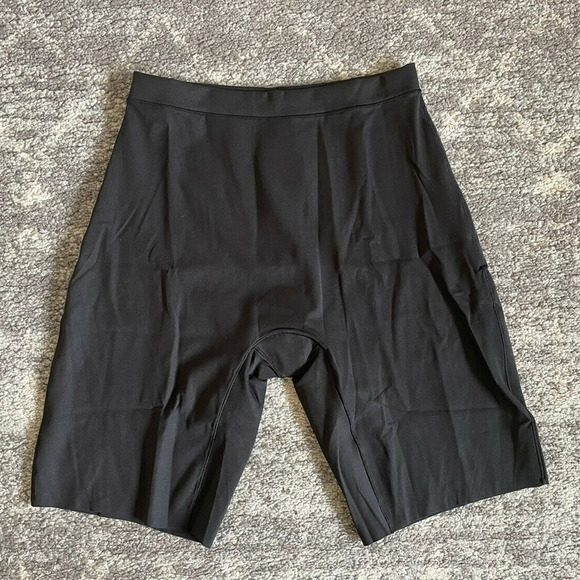 H&M Womens S Shapewear Black Mid-Thigh Short Stretch NWT L1 - Picture 1 of 7